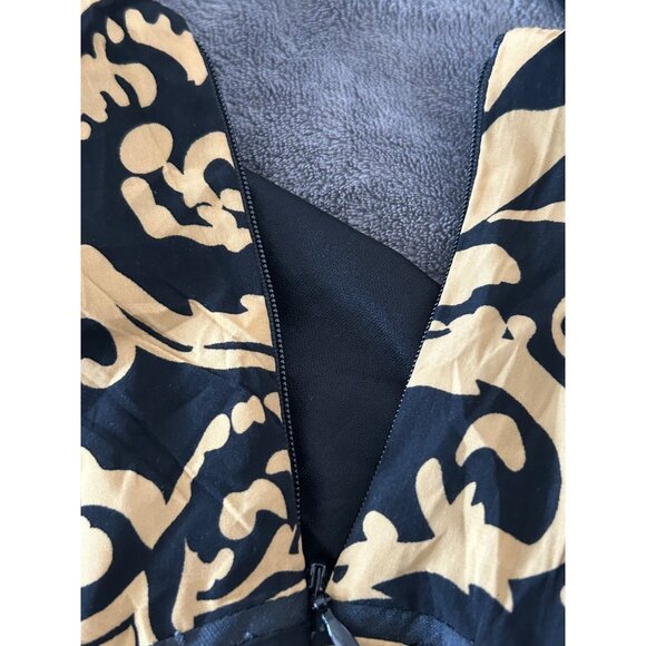Sleeveless Black & Gold Patterned Dress With Front Pockets & Back Zipper - Picture 6 of 9